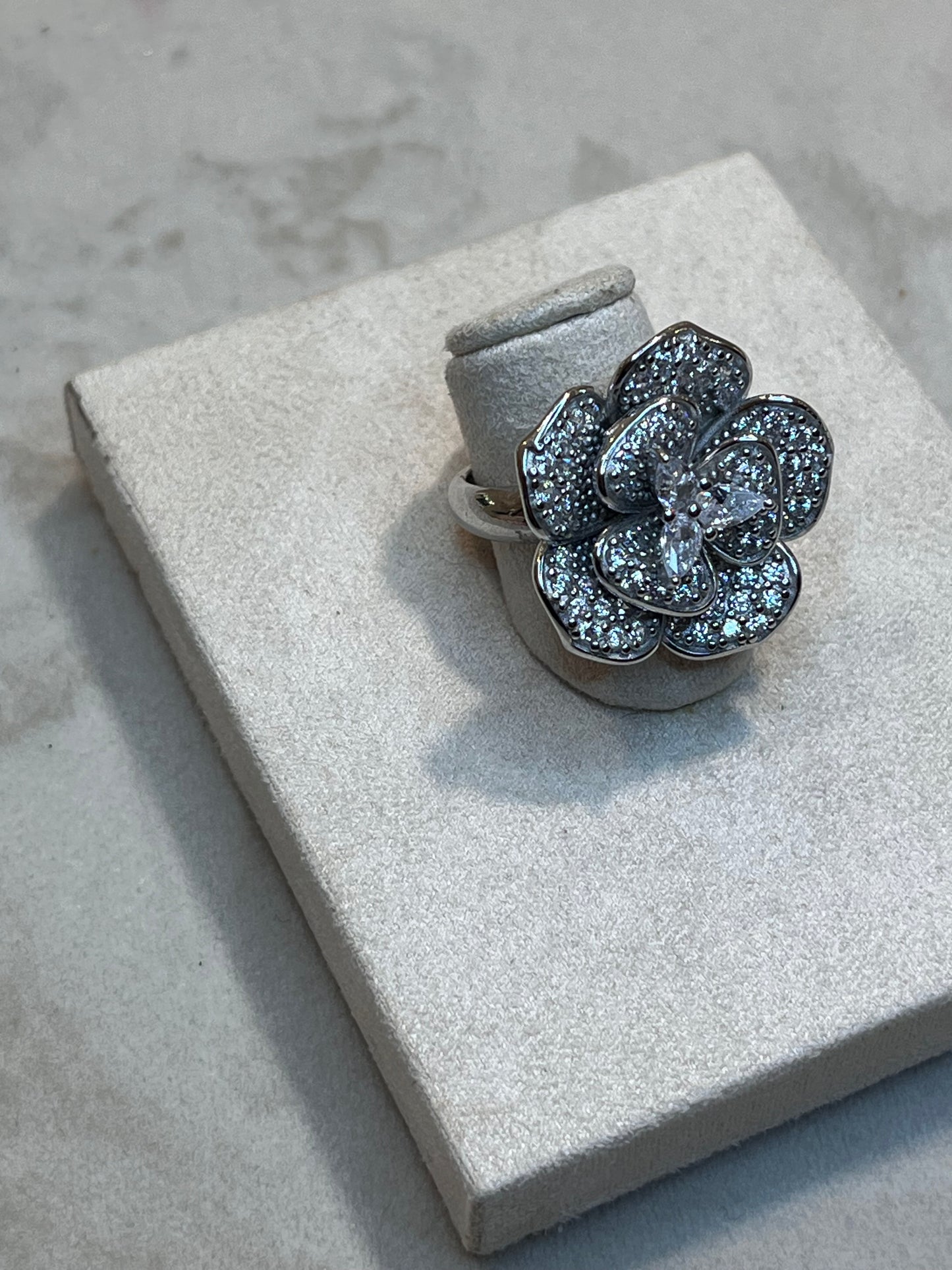 Anello camelia big - RO Young Dreams